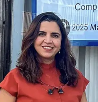 Dr. Divya Mudumba, Springfield Smiles & Implants - Savvy Agents Client